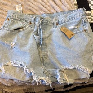 NWT* Levi’s Distressed light wash cut off Jean shorts
